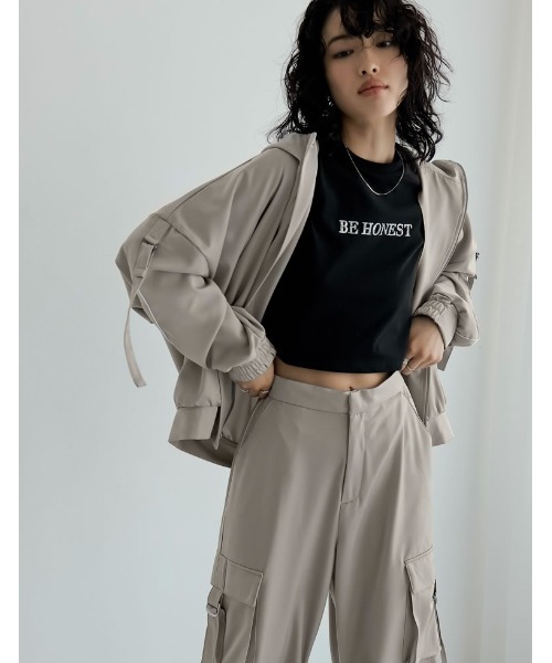 Re:EDIT（リエディ）の「[2024SS COLLECTION]サテンフーディージップブルゾン（ブルゾン・レディース・ホワイト/ベージュ系その他/モカ/ブラック/グレー系その他/グレー・MEDIUM/LARGE）」の18枚目の写真