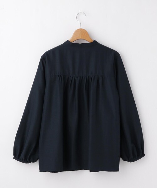 &Bridge(アンドブリッジ)の「Begum ボーカラー長袖ブラウス(シャツ/ブラウス・レディース・ブルー系その他/ホワイト系・02/03)」の6枚目の写真