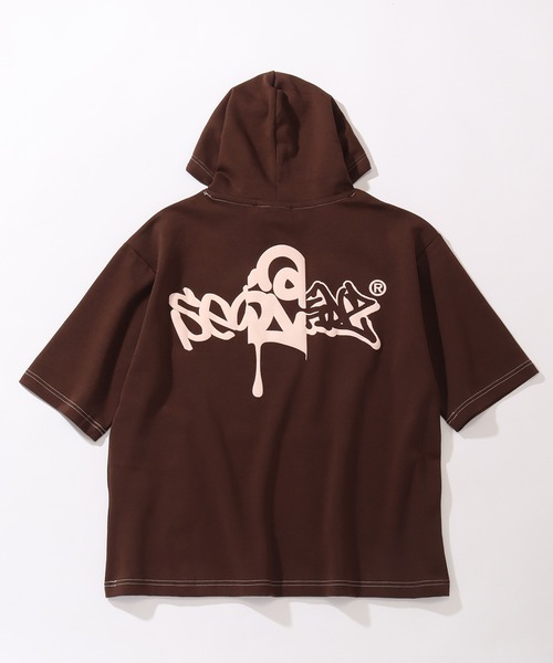 SEQUENZ（シークエンズ）の「【SEQUENZ/シークエンズ】C＆P LOGO H/S HOODED JERSEY / 半袖プルパーカー（パーカー・メンズ・アッシュグレー/ダークブラウン/ブラック/ネイビー・XL/L/M/S）」の7枚目の写真