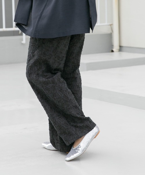 KBF（ケイビーエフ）の「シアーカットJQストレートパンツ（その他パンツ・レディース・チャコールグレー/アイボリー・ONE）」の12枚目の写真