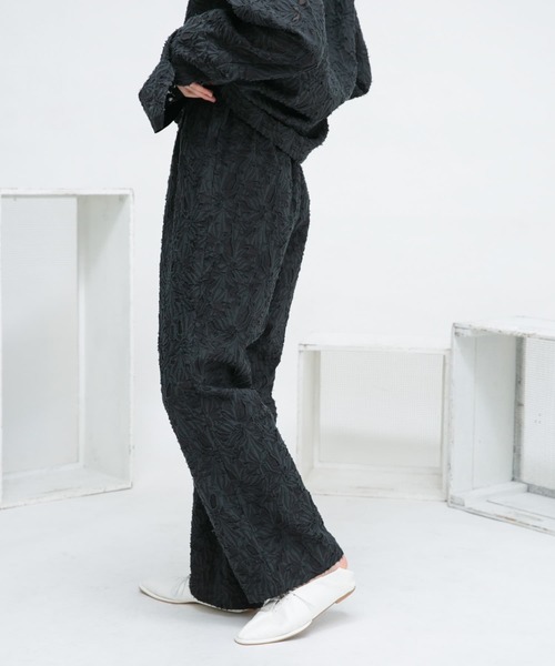 KBF（ケイビーエフ）の「シアーカットJQストレートパンツ（その他パンツ・レディース・チャコールグレー/アイボリー・ONE）」の18枚目の写真