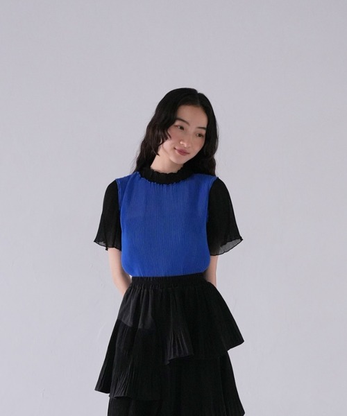 Uenui（ウニュイ）の「メロウ プリーツ バイカラー トップス 半袖 ハイネック カットソー ツートーン（Tシャツ/カットソー・レディース・グリーン/ブルー・FREE）」の14枚目の写真