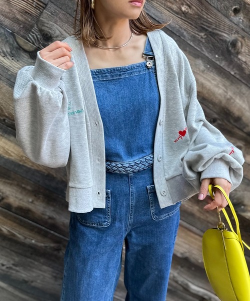 mi via loca（ミヴィアロカ）の「ワッフル刺繍ボリュームスリーブカーディガン（カーディガン/ボレロ・レディース・オートミール/スミクロ・FREE）」の15枚目の写真