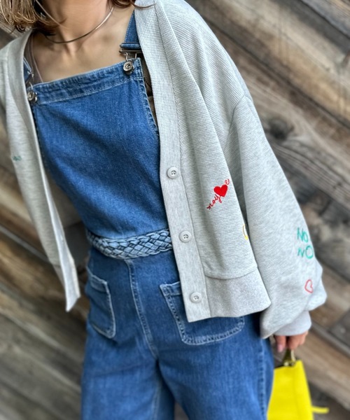 mi via loca（ミヴィアロカ）の「ワッフル刺繍ボリュームスリーブカーディガン（カーディガン/ボレロ・レディース・オートミール/スミクロ・FREE）」の13枚目の写真