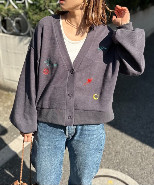 mi via loca（ミヴィアロカ）の「ワッフル刺繍ボリュームスリーブカーディガン（カーディガン/ボレロ・レディース・オートミール/スミクロ・FREE）」の5枚目の写真
