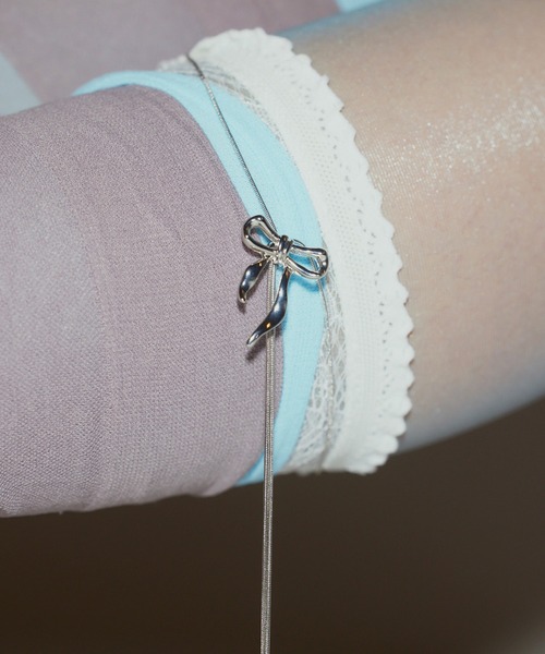 ANU（アヌ）の「lian’s ribbon loop tie - リアンズリボンループタイ（ネックレス・レディース・シルバー/ゴールド・FREE）」の10枚目の写真