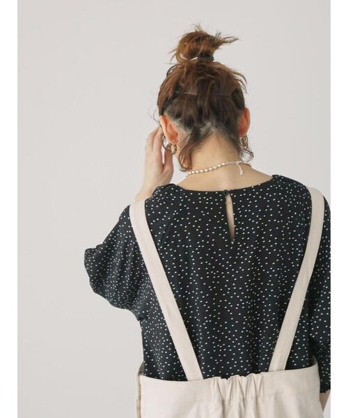 Lugnoncure（ルノンキュール）の「袖口シャーリングアソートブラウス（シャツ/ブラウス・レディース・オフホワイト/ブラック/キナリ/ネイビー/ホワイト・F）」の2枚目の写真