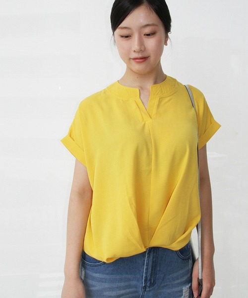 H.TOKYO(エイチトウキョウ)の「サラッと着心地◎キーネックブラウス(シャツ/ブラウス・レディース・ブラック/ホワイト/ネイビー/イエロー・X-LARGE/LARGE/MEDIUM)」の4枚目の写真