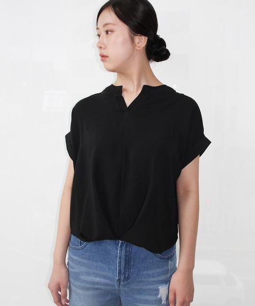 H.TOKYO(エイチトウキョウ)の「サラッと着心地◎キーネックブラウス(シャツ/ブラウス・レディース・ブラック/ホワイト/ネイビー/イエロー・X-LARGE/LARGE/MEDIUM)」の2枚目の写真