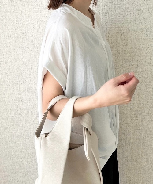 H.TOKYO(エイチトウキョウ)の「サラッと着心地◎キーネックブラウス(シャツ/ブラウス・レディース・ブラック/ホワイト/ネイビー/イエロー・X-LARGE/LARGE/MEDIUM)」の10枚目の写真