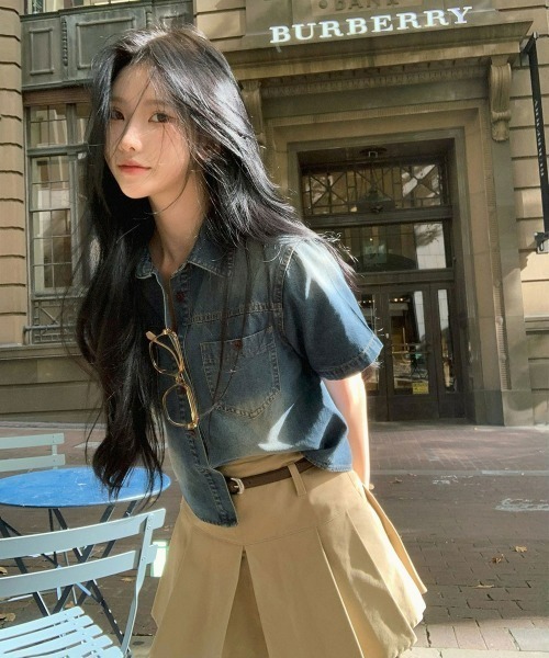 BEIDELLI（ベイデリー）の「[BELLIDE MADE] 半袖ver. ビンテージクロップドデニムシャツ（シャツ/ブラウス・レディース・ダークグレー/ダークブルー・FREE）」の6枚目の写真