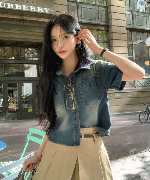 BEIDELLI（ベイデリー）の「[BELLIDE MADE] 半袖ver. ビンテージクロップドデニムシャツ（シャツ/ブラウス・レディース・ダークグレー/ダークブルー・FREE）」の10枚目の写真