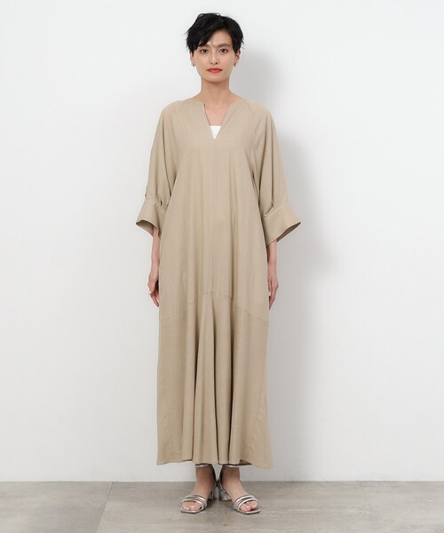 【美品】Moredde 上品キーネックのワンピース SUGAR ROSE】キーネックタックデザインワンピース/259304