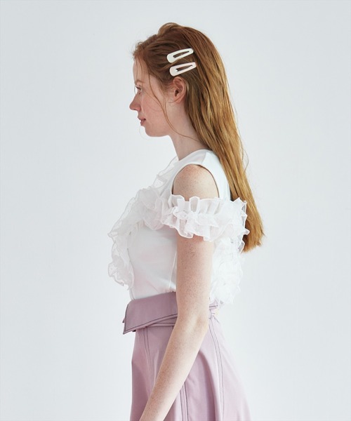 REDYAZEL（レディアゼル）の「2WAYフリルトップス（Tシャツ/カットソー・レディース・オフホワイト/ライトグレー/ブラック・FREE）」の6枚目の写真