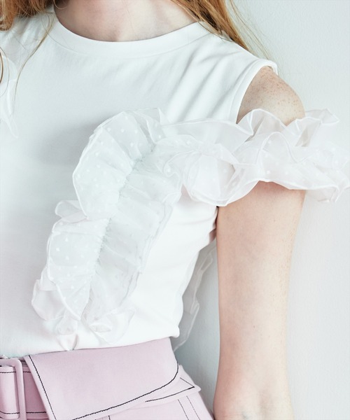 REDYAZEL（レディアゼル）の「2WAYフリルトップス（Tシャツ/カットソー・レディース・オフホワイト/ライトグレー/ブラック・FREE）」の10枚目の写真