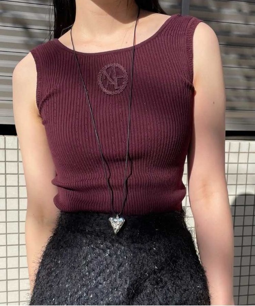 MEDI CONCEPT LOGO KNIT TANK TOPを使った人気ファッション
