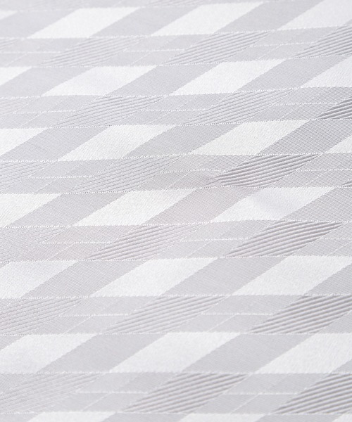 CROWDED CLOSET（クラウデッドクローゼット）の「変形アーガイル柄丸型チーフ（同素材ネクタイ・ボウタイあり）（ポケットチーフ・メンズ・ボルドー/シルバー・FREE）」の7枚目の写真