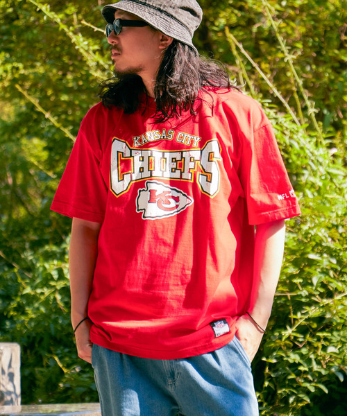 NBA/NFL/NHL/MLB(エヌビーエーエヌエフエルエヌエイチエルエムエルビー)の「NFL かすれTシャツ(Tシャツ/カットソー・メンズ・レッド系/レッド/グリーン/ネイビー/ブラック/ホワイト・LL/M/L/S)」の5枚目の写真