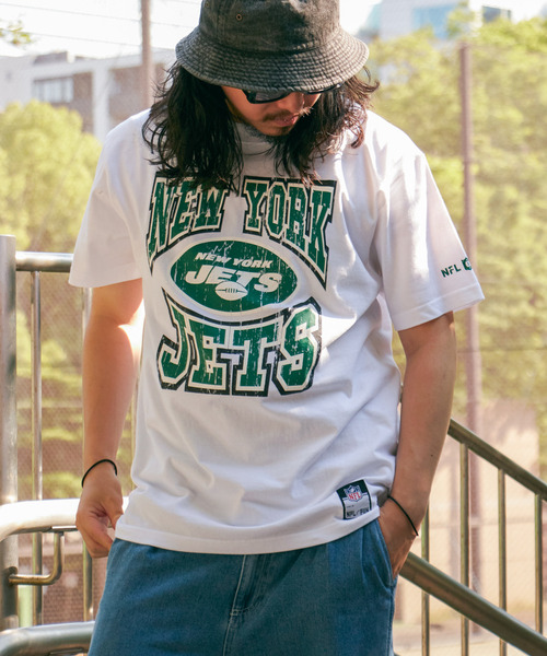 NBA/NFL/NHL/MLB(エヌビーエーエヌエフエルエヌエイチエルエムエルビー)の「NFL かすれTシャツ(Tシャツ/カットソー・メンズ・レッド系/レッド/グリーン/ネイビー/ブラック/ホワイト・LL/M/L/S)」の2枚目の写真