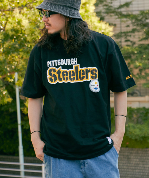 NBA/NFL/NHL/MLB(エヌビーエーエヌエフエルエヌエイチエルエムエルビー)の「NFL かすれTシャツ(Tシャツ/カットソー・メンズ・レッド系/レッド/グリーン/ネイビー/ブラック/ホワイト・LL/M/L/S)」の3枚目の写真