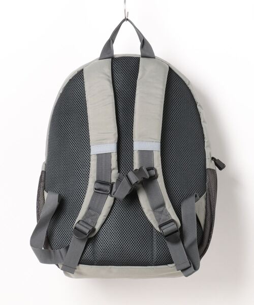 GROOVY COLORS（グルービーカラーズ）の「GROOVY Day Pack（バックパック/リュック・キッズ・グレー・FREE）」の2枚目の写真