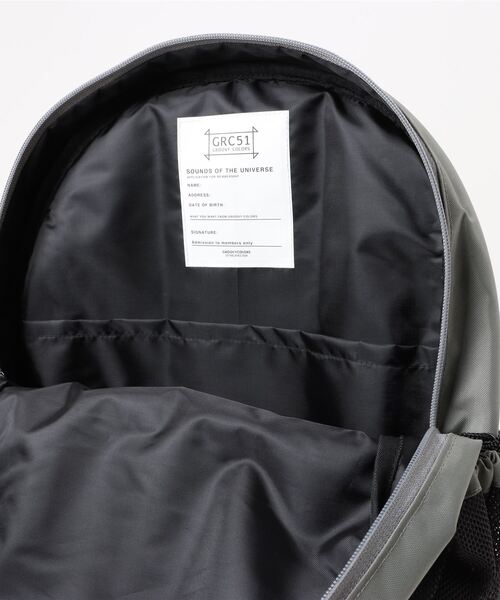 GROOVY COLORS（グルービーカラーズ）の「GROOVY Day Pack（バックパック/リュック・キッズ・グレー・FREE）」の4枚目の写真