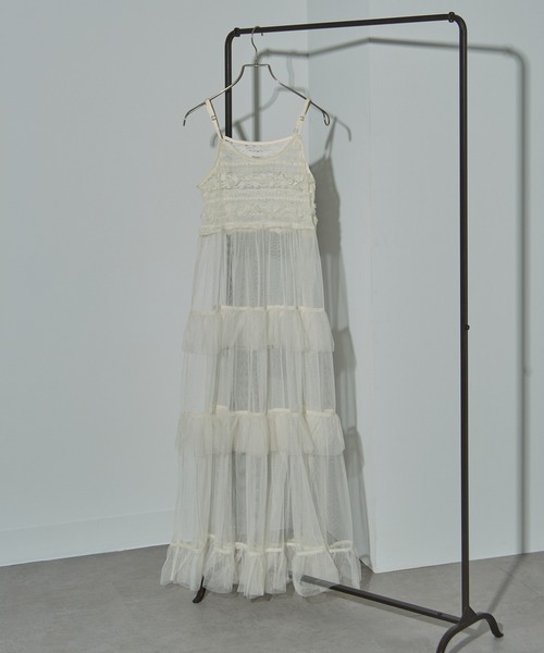 MAISON BREEZE reveur（メゾンブリーズレヴール）の「【MAISON BREEZE reveur】Tulle tiered lace camisole one-piece（ワンピース・レディース・アイボリー/ブラック・FREE）」の19枚目の写真