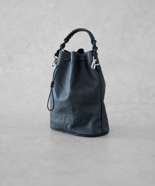 Senti(センティ)の「SENTI センティ / Dyneema Leather DRAWSTRING 2WAYBAG ダイニーマレザードローストリングショルダーバッグ / 3026(ショルダーバッグ・メンズ・ブラック/ブラック系その他・FREE)」の18枚目の写真