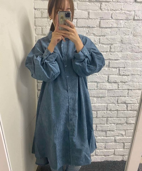and it_(アンドイット)の「コーデュロイ袖ボリュームシャツワンピース(シャツワンピース・レディース・ブラウン/ブルー/アイボリー・M)」の3枚目の写真