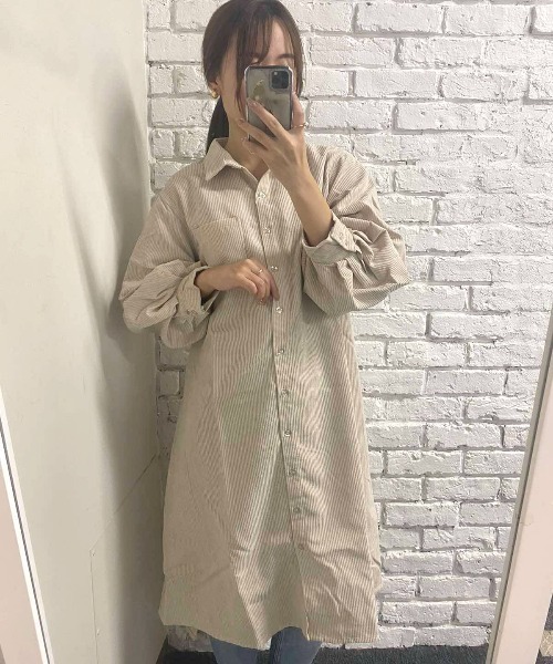 and it_(アンドイット)の「コーデュロイ袖ボリュームシャツワンピース(シャツワンピース・レディース・ブラウン/ブルー/アイボリー・M)」の2枚目の写真