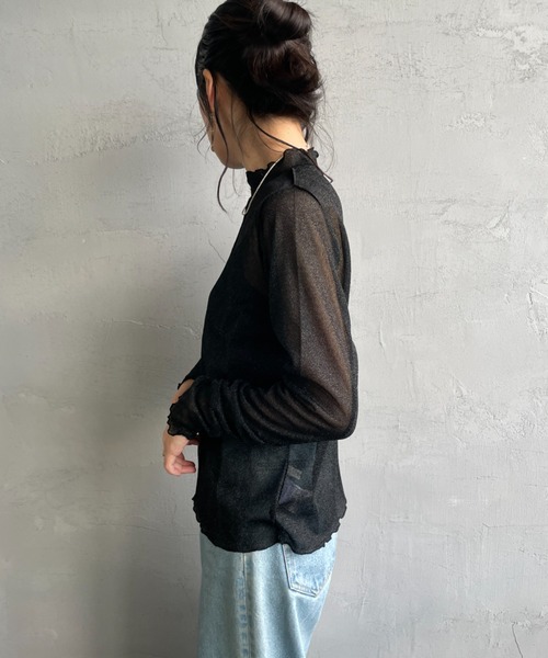 By/m（バイエム）の「[By/m/バイエム] ラメシアー ハイネックTシャツ（Tシャツ/カットソー・レディース・ベージュ/ブラック/グレー・F）」の6枚目の写真