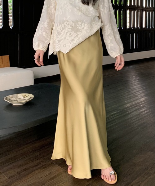 Jasmine Grandiflorum(ジャスミングランディフローラム)の「【Jasmine】サテンフレアロングスカート(スカート・レディース・パープル/ダークグレー/ライトベージュ/イエロー・FREE)」の14枚目の写真