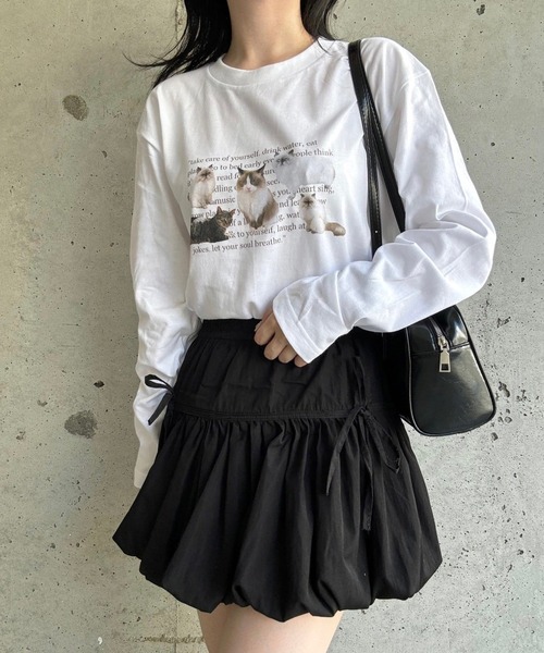 cuorequal(クオレコール)の「CATデザインプリントロングTシャツ(Tシャツ/カットソー・レディース・ホワイト・MEDIUM/LARGE)」の1枚目の写真