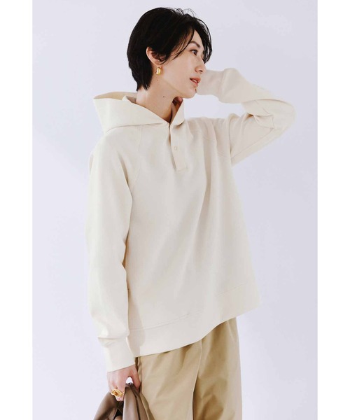 IEDIT（イディット）の「ＩＥＤＩＴ　小森美穂子さんコラボ　ダンボールカットソー素材のフロントスナップフーディープルオーバー〈アイボリー〉（パーカー・レディース・アイボリー・MEDIUM/X-LARGE/LARGE/XX-LARGE/SMALL）」の2枚目の写真