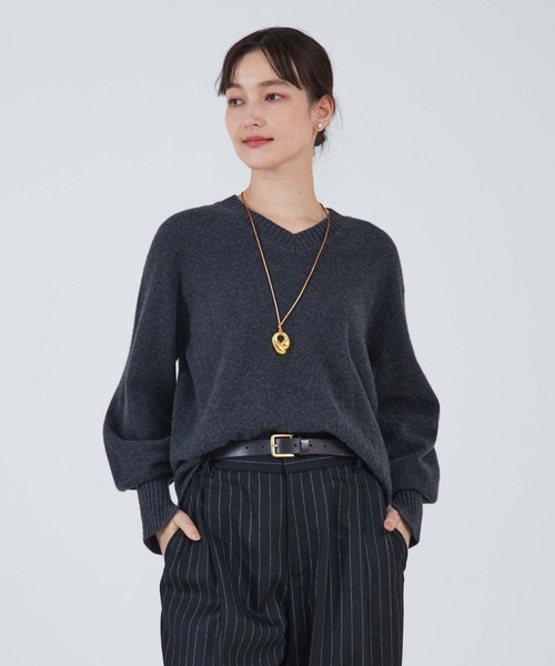 qualite(カリテ)の「ウールグアイウールVネックニット/チクチクしない/冬服/オフィスカジュアル(ニット/セーター・レディース・チャコールグレー/ライトブルー/ライラック・フリー)」の21枚目の写真