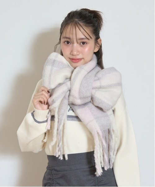 LOVETOXIC（ラブトキシック）の「ボリュームフリンジマフラー（マフラー・キッズ・ピンク/ライトグリーン/チャコール/アイボリー・FREE）」の8枚目の写真