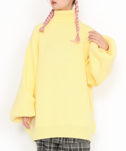 PUNYUS（プニュズ）の「タートルネックオーバーニット（ニット/セーター・レディース・杢グレー/ブラック/イエロー/ピンク・3/4）」の3枚目の写真