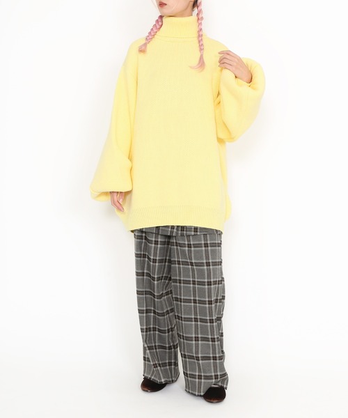 PUNYUS（プニュズ）の「タートルネックオーバーニット（ニット/セーター・レディース・杢グレー/ブラック/イエロー/ピンク・3/4）」の12枚目の写真