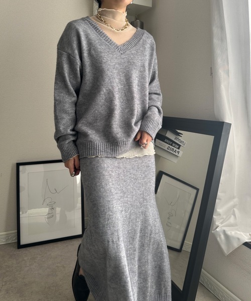 ULEULA（ウルア）の「Vネックニット＋ニットスカート/ニットセットアップ（セットアップ・レディース・ブラウン/ブラック/グレー・FREE）」の18枚目の写真