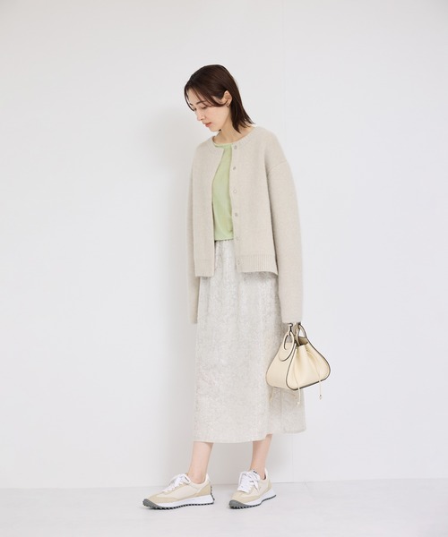 ROPE'（ロペ）の「シアーベロアクルーネックロングスリーブ（Tシャツ/カットソー・レディース・ライトグリーン/ブラック/グレー・FREE）」の9枚目の写真