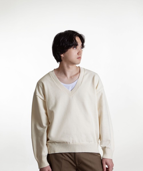 ZIP FIVE -White Line-(ジップファイブホワイトライン)の「【White Line】 リラックスフィット ハイゲージ Vネック ニット(ニット/セーター・メンズ・オフホワイト/ブラック/チャコール・MEDIUM/LARGE/X-LARGE)」の13枚目の写真