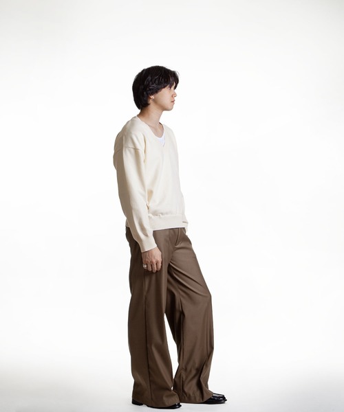 ZIP FIVE -White Line-(ジップファイブホワイトライン)の「【White Line】 リラックスフィット ハイゲージ Vネック ニット(ニット/セーター・メンズ・オフホワイト/ブラック/チャコール・MEDIUM/LARGE/X-LARGE)」の16枚目の写真