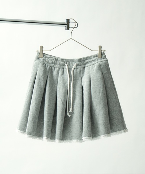 ALLuRing ChaRm（アリュリングチャーム）の「Ruffle Mini Sweat Skirt / フリルミニスウェットスカート インナーパンツ付（スカート・レディース・グレー/ネイビー・FREE）」の3枚目の写真