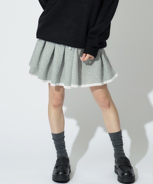 ALLuRing ChaRm（アリュリングチャーム）の「Ruffle Mini Sweat Skirt / フリルミニスウェットスカート インナーパンツ付（スカート・レディース・グレー/ネイビー・FREE）」の5枚目の写真