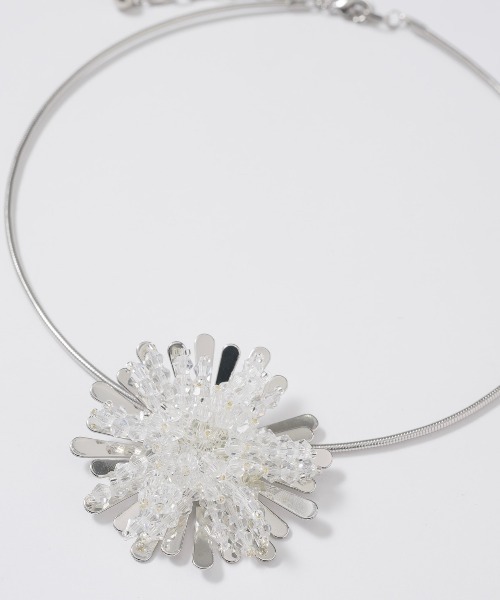 musubore（ムスボレ）の「【 select 】flower charm wire choker / フラワーチョーカー（チョーカー・レディース・シルバー・FREE）」の2枚目の写真
