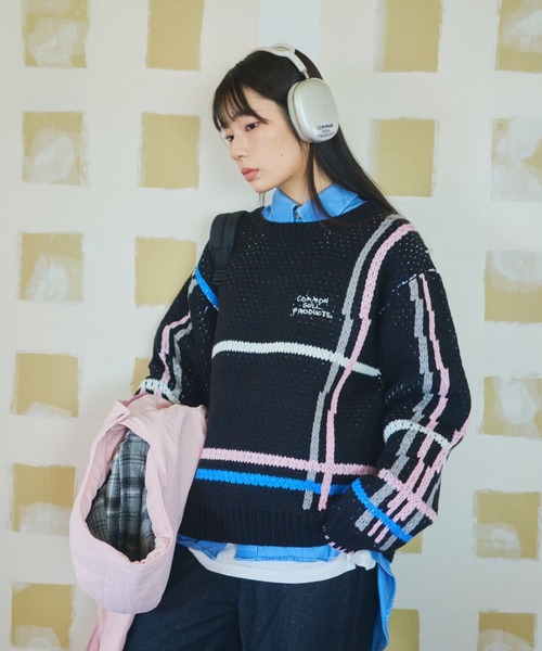 common gull products.（コモンガルプロダクツ）の「ふところのチェックニット（ニット/セーター・レディース・ブラック系/ホワイト系/ブラウン系・MEDIUM/LARGE）」の2枚目の写真