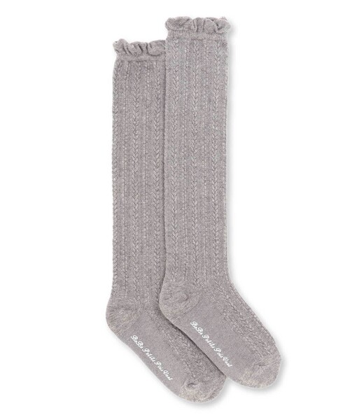 BeBe Petits Pois Vert（ベベプチポワヴェール）の「【店舗限定】フリルニーハイソックス(15~24cm)（ソックス/靴下・キッズ・グレー/ブラック・21.0cm/19.0cm/24.0cm/17.0cm）」の4枚目の写真
