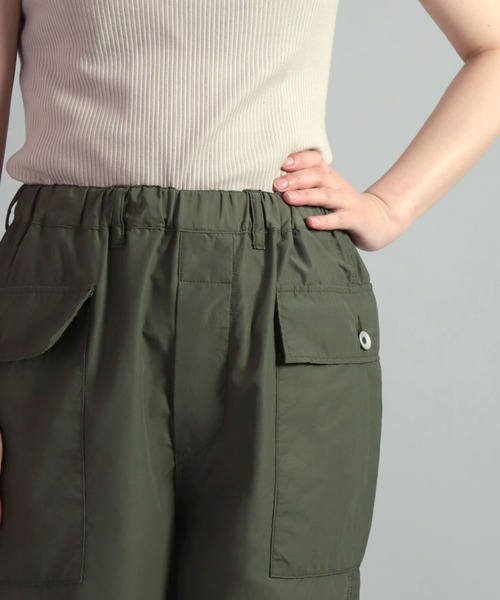 OMNIGOD（オムニゴッド）の「[OMNIGOD womens / オムニゴッド] NCウェザー ワイドイージーカーゴパンツ（カーゴパンツ・レディース・オリーブ/ゴールド・0）」の13枚目の写真