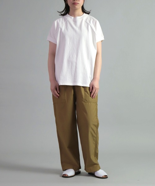 OMNIGOD（オムニゴッド）の「[OMNIGOD womens / オムニゴッド] NCウェザー ワイドイージーカーゴパンツ（カーゴパンツ・レディース・オリーブ/ゴールド・0）」の4枚目の写真