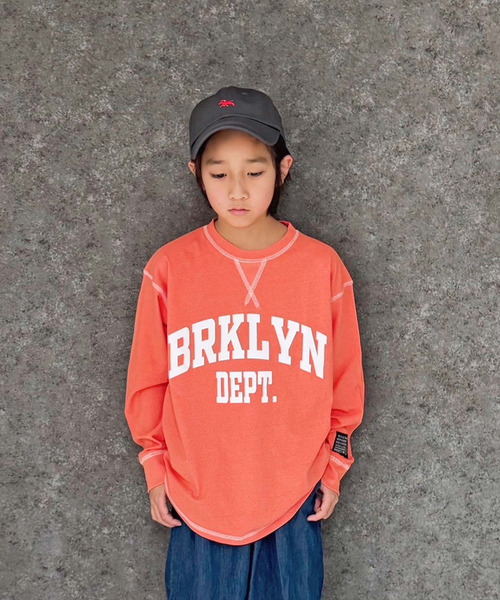 THE CASUAL(カジュアル)の「3本針ステッチ オーバーサイズ プリントロンT 長袖 Tシャツ(Tシャツ/カットソー・キッズ・ブラック/ダークグリーン/杢グレー/パープル/ネイビー/オレンジ/ベージュ/チャコール/ホワイト・130cm/140cm/150cm/160cm/110cm/120cm)」の9枚目の写真